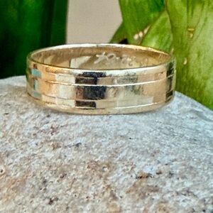 14 karat gold vintage band